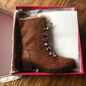 SOLD- Brand new in box boots